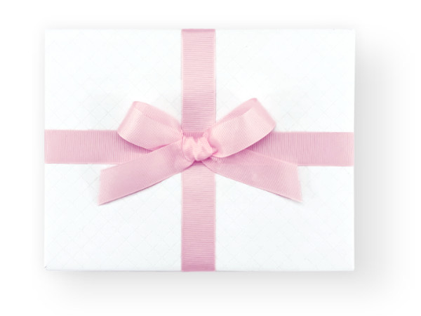 Maddison Lea gift pack wrapping example